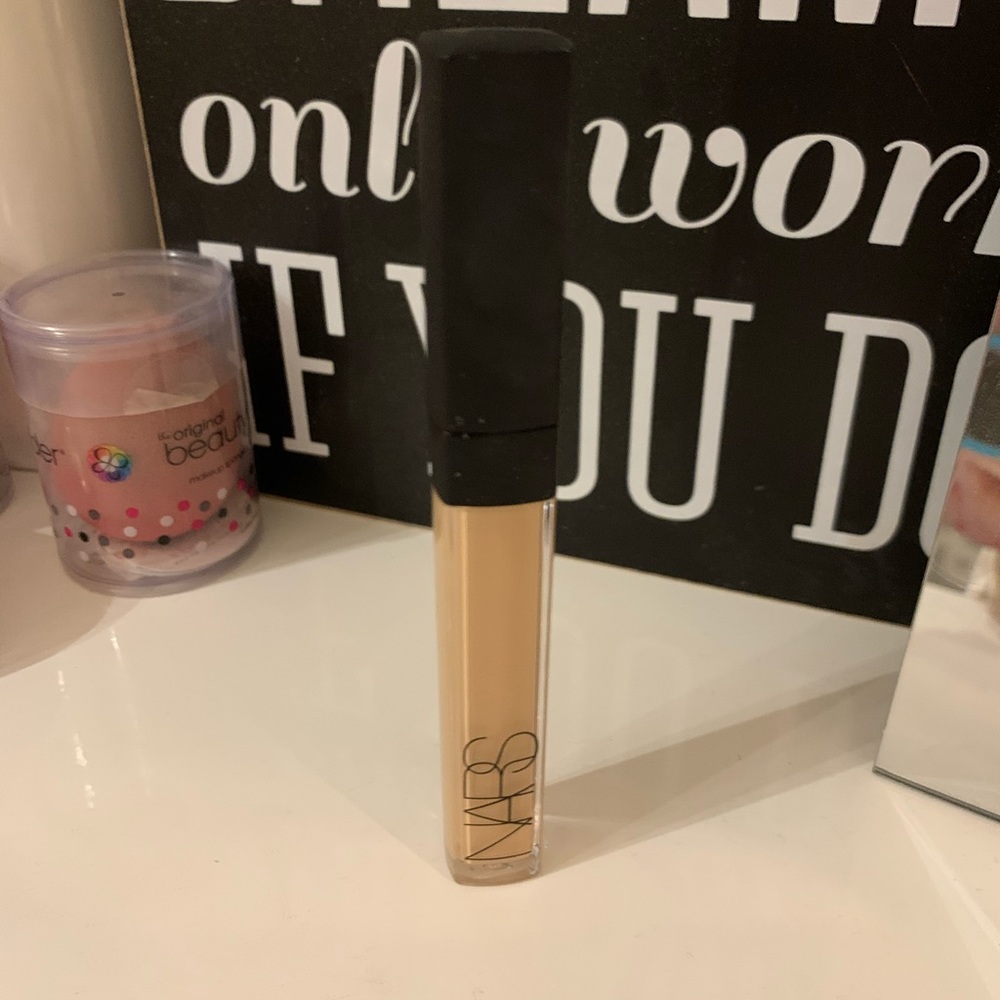 Nars radiant creamy concealer